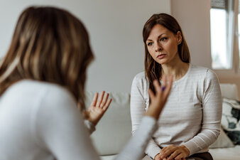 Psychotherapy. Woman psychologist with tangled and untangled brain metaphor, society psychiatry concept vector illustration